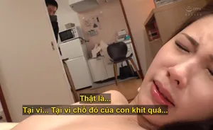 Cô gái da trắng giàu có nhất liếm ngực khi bị địt