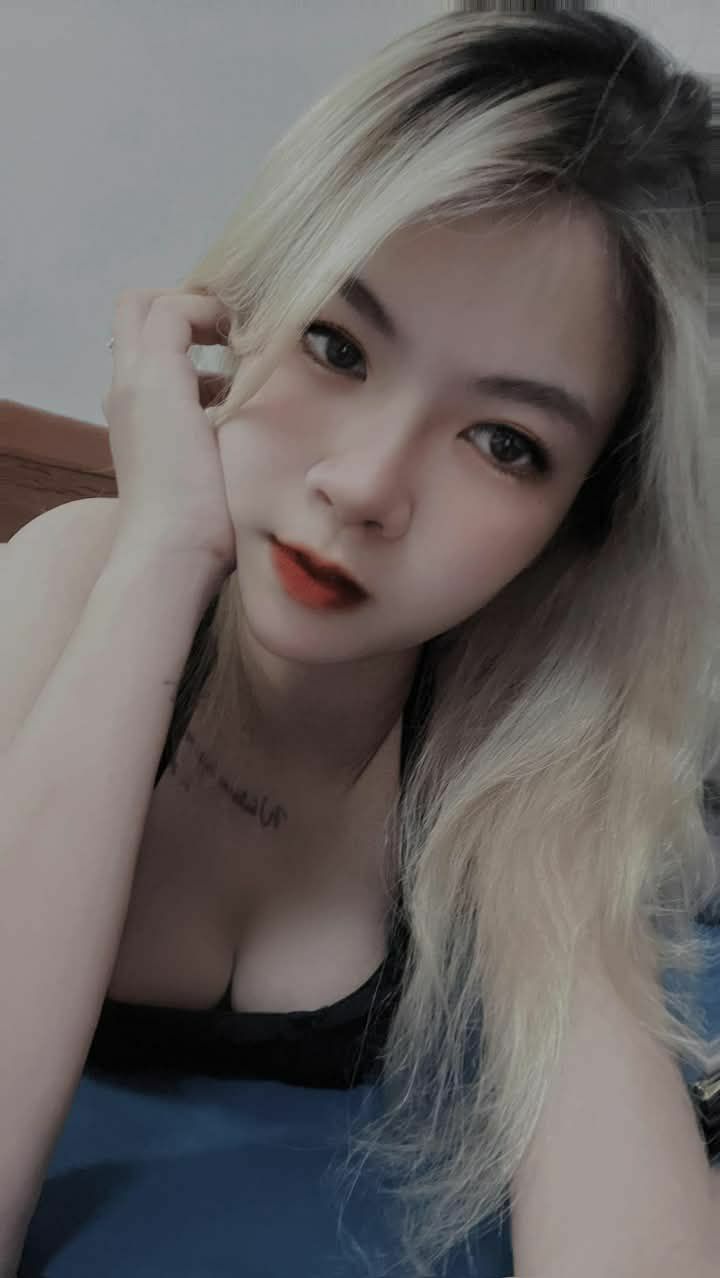 Người yêu của con trai không thể chịu được trước kỹ thuật tuyệt vời của bố khi Ông chồng đi vắng